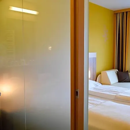 Roemerhof Hotel 4*